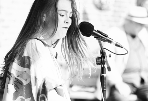 Amber Ackerman performing jazz piano and vocals at Lincoln Jazz Café